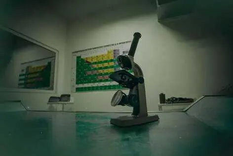 Квест «Лаборатория» от Play, Sherlock!